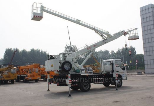 點擊查看詳細信息<br>標題：高空作業(yè)車 閱讀次數(shù)：3485