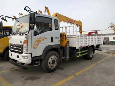 點(diǎn)擊查看詳細(xì)信息<br>標(biāo)題：5噸重汽豪曼隨車吊 閱讀次數(shù)：2600